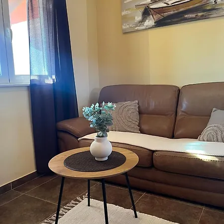 Large Comfortable 3 Bedroom Ugljan