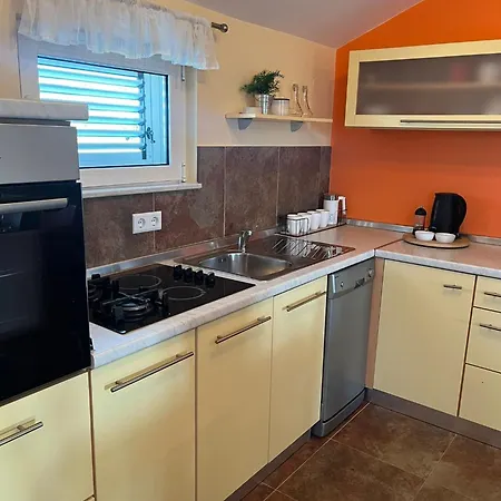 Large Comfortable 3 Bedroom Ugljan